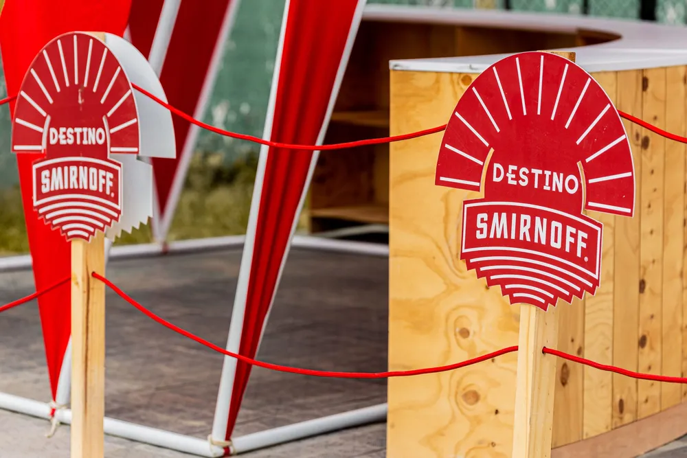 Activación de marca BTL para Smirnoff con experiencia inmersiva en Colombia