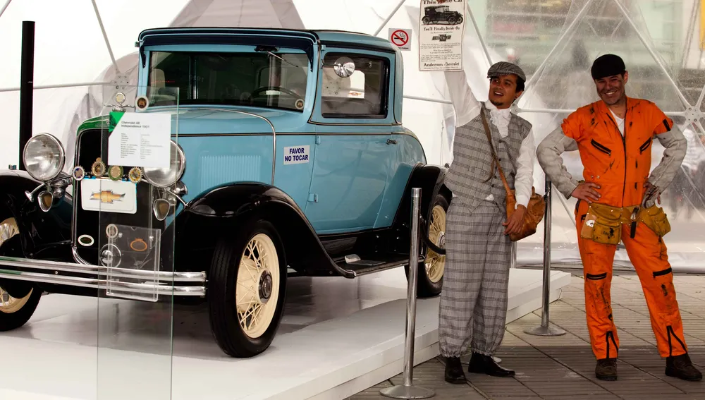 Experiencia de marca para Chevrolet con exhibición de vehículo clásico y activación interactiva en Colombia